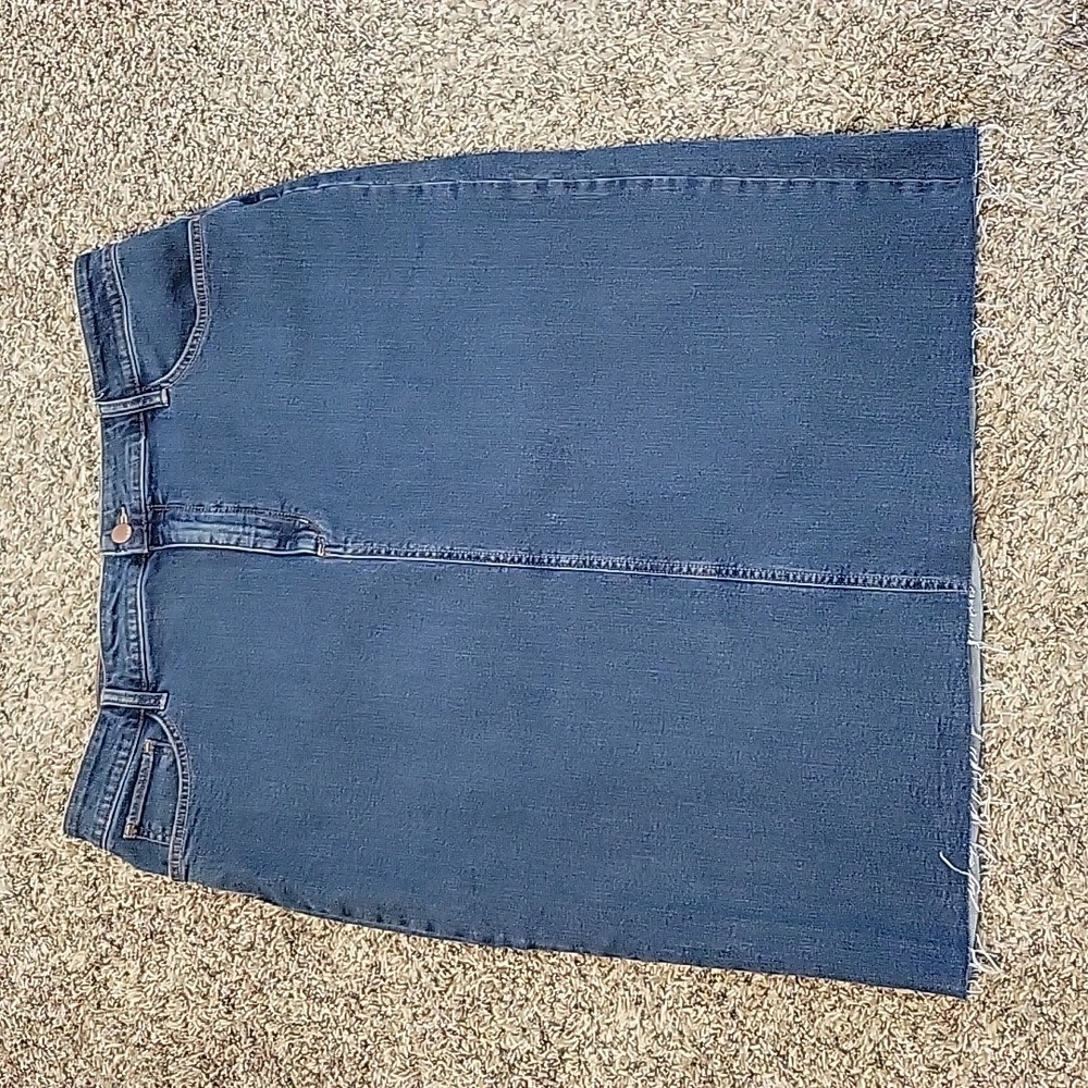 Demin Skirt with Raw Edge